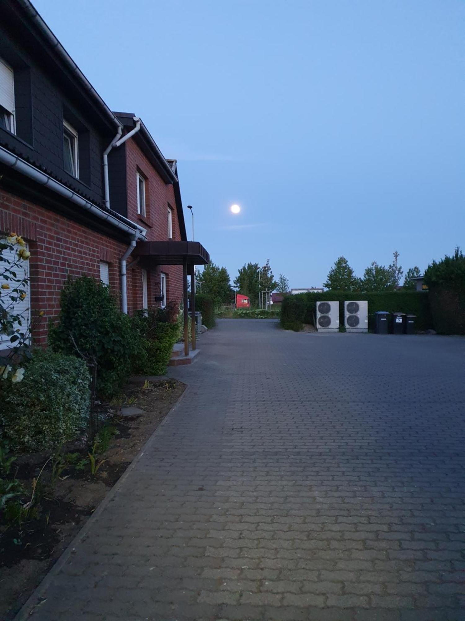 Neumuehler Hof- Ferienwohnung "Thomas" 3 Zimmer,3 Baeder Mit Dusche, Kostenfreie Parkplaetze Vor Dem Haus Schwerin  Exterior foto